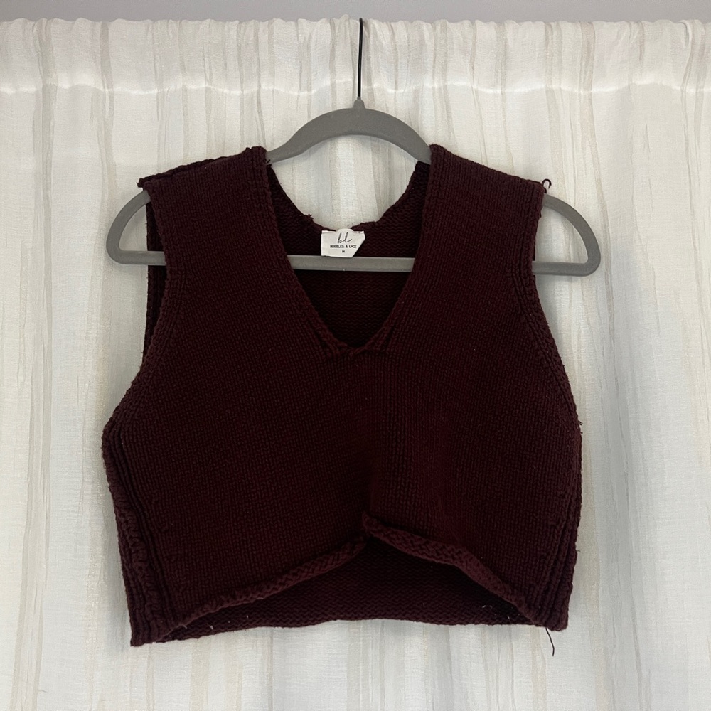 Cropped maroon sweater tank